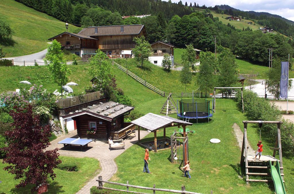 Landhaus St. Georg ザールバッハ・ヒンターグレム エクステリア 写真